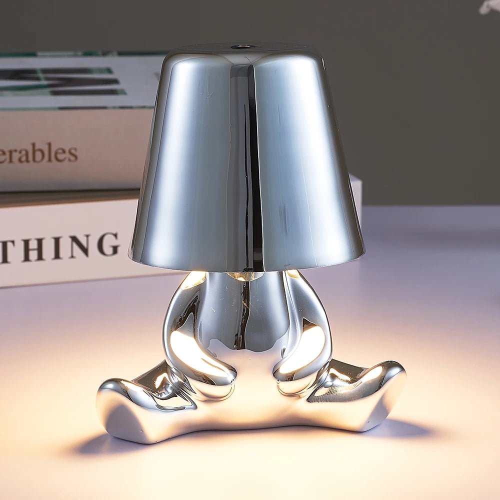מנורת שולחן מעוצבת כאדם - Coralita