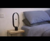 סרטון של מנורה לשידה
